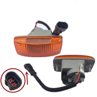 트럭 모델 Howo Howo Wg9925720013/Wg9925720014 차량 회전 표시등 12개월